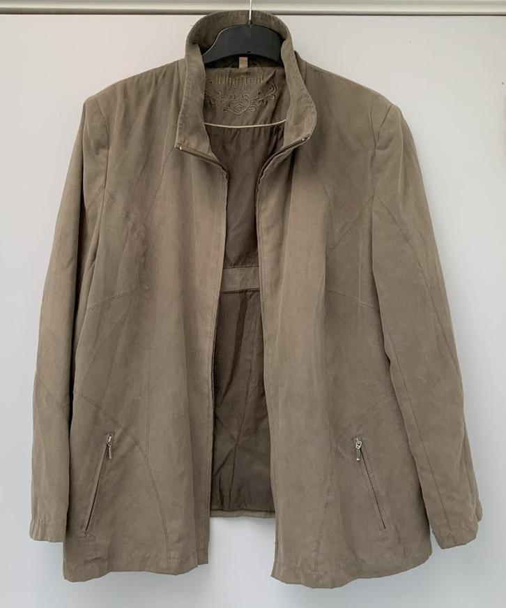 Mooi suedine jasje beige maat 46, Kleding | Dames, Jasjes, Kostuums en Pakken, Gedragen, Jasje, Maat 46/48 (XL) of groter, Beige