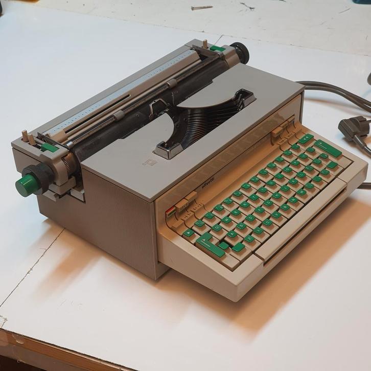 Ettore Sottsass, olivetti praxis 48 typemachine, Diversen, Typemachines, Gebruikt, Ophalen of Verzenden