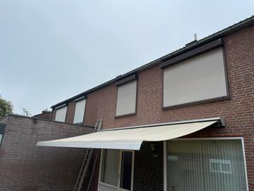 Grote luifel / zonnescherm  beschikbaar voor biedingen