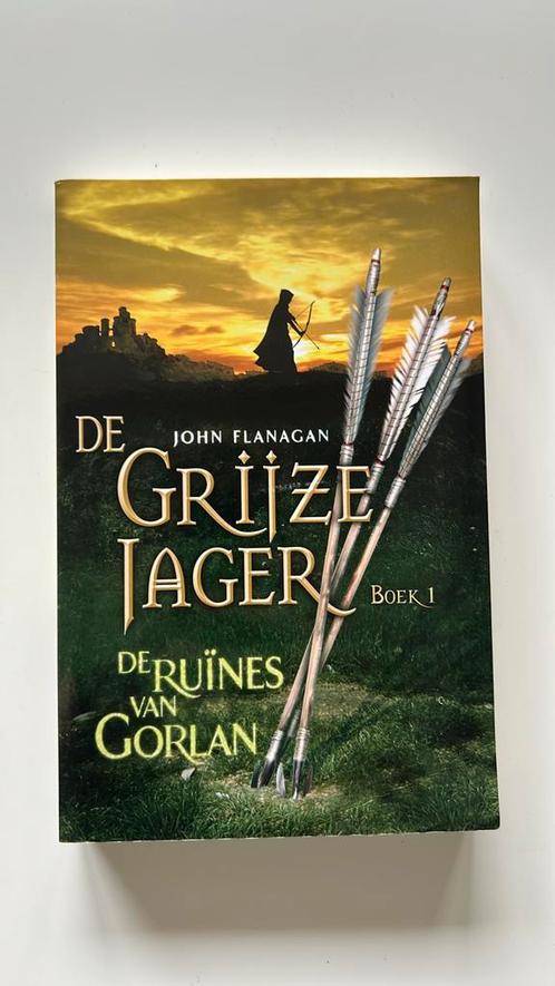 John Flanagan - De ruïnes van Gorlan, Boeken, Kinderboeken | Jeugd | 10 tot 12 jaar, Zo goed als nieuw, Ophalen of Verzenden