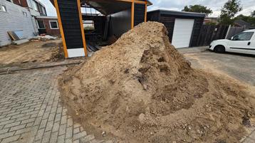 Geel Ophoogzand beschikbaar voor biedingen