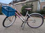 Meisjesfiets 26 inch met voordrager en mand, Fietsen en Brommers, Fietsen | Meisjes, Gebruikt, Versnellingen, Loekie pick up, Ophalen