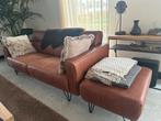 Lederen bank met hocker, Huis en Inrichting, Banken | Bankstellen, Gebruikt, Ophalen of Verzenden, Rechte bank, 200 tot 250 cm
