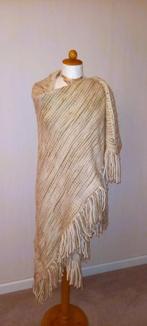 Manos del Uruquay poncho 225 breed  210 tot de punt, Kleding | Dames, Mutsen, Sjaals en Handschoenen, Verzenden, Maat 46/48 (XL) of groter