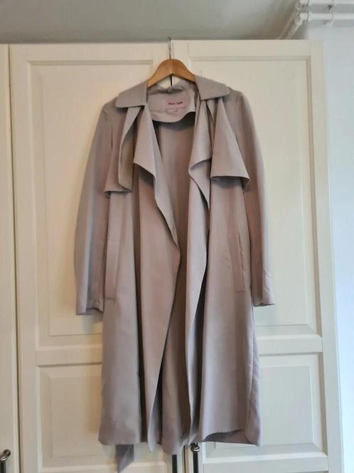 Phase Eight kuitlange trenchcoat taupe kleur in maat L, Kleding | Dames, Jassen | Zomer, Zo goed als nieuw, Maat 42/44 (L), Overige kleuren