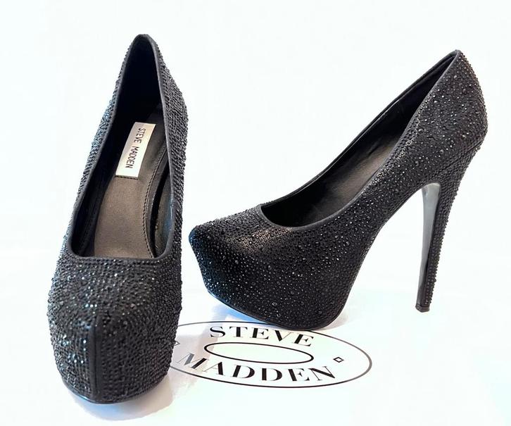 Steve Madden pumps met zwarte stress steentjes maat 40, Kleding | Dames, Schoenen, Nieuw, Pumps, Zwart, Ophalen of Verzenden