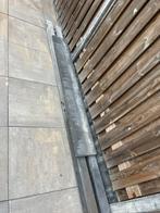 Betonpalen betonplaat en schutting, Ophalen, Zo goed als nieuw, Hout, Minder dan 3 meter