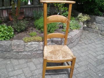 Kerk stoeltje 's beschikbaar voor biedingen