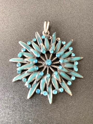 Vintage Kettinghanger turquoise bloemvormig emaille en stras beschikbaar voor biedingen