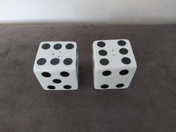 Keramische set dobbelstenen peper en zout  beschikbaar voor biedingen