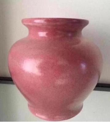 Oude jaren ‘50 vaas ambachtelijk uniek roze terracotta vaas beschikbaar voor biedingen