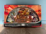 Pokemon Blaziken ex & Volcanion ex Premium Collection, Hobby en Vrije tijd, Verzamelkaartspellen | Pokémon, Ophalen of Verzenden