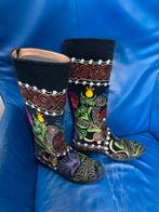 Suzani Laarzen Maat 40 - Geborduurde Stijl, Kleding | Dames, Schoenen, Hoge laarzen, Zwart, Ophalen of Verzenden, Zo goed als nieuw
