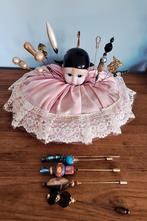 Pierrot met kussen voor hoedenspelden, Antiek en Kunst, Curiosa en Brocante, Ophalen of Verzenden
