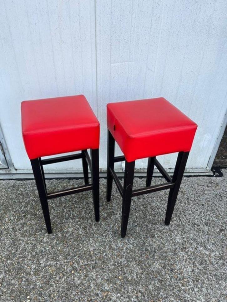 5 stuks horeca barkrukken mancave café rood kunstleder, Huis en Inrichting, Barkrukken, Zo goed als nieuw, 60 tot 90 cm, Hout