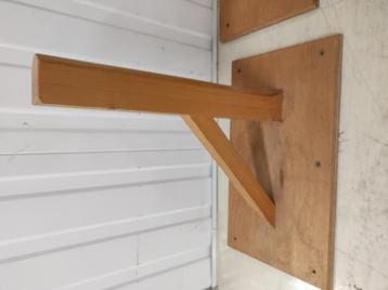 2x Zadelsteun zadelhouder paard stevig zelf gemaakt hout beschikbaar voor biedingen