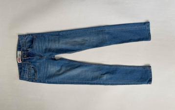 Levi’s jeans model 519 (140) beschikbaar voor biedingen