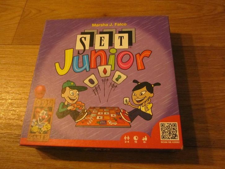 SET Junior spel combineer en reageerspel bevat 2 versies., Hobby en Vrije tijd, Gezelschapsspellen | Kaartspellen, Zo goed als nieuw