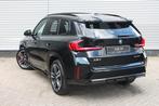 BMW iX1 eDrive20 High Executive M Sport / Panoramadak / Trek, Stoelverwarming, Zwart, Zwart, Nieuw