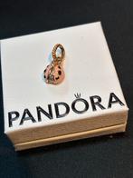 Pandora Lieveheersbeestje Rosé Goud ZGAN, Sieraden, Tassen en Uiterlijk, Bedels, Pandora, Ophalen of Verzenden, Zo goed als nieuw
