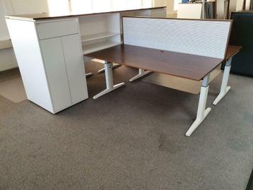 Markant bureaus oa 180x90 wit onderstel ( tot 98cm hoog)