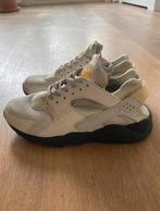Witte Nike Air Huarache sneakers, Ophalen of Verzenden, Zo goed als nieuw, Wit