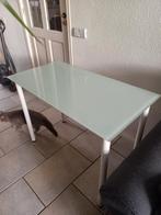 Ikea glazen buro, Huis en Inrichting, Ophalen, Zo goed als nieuw, Bureau