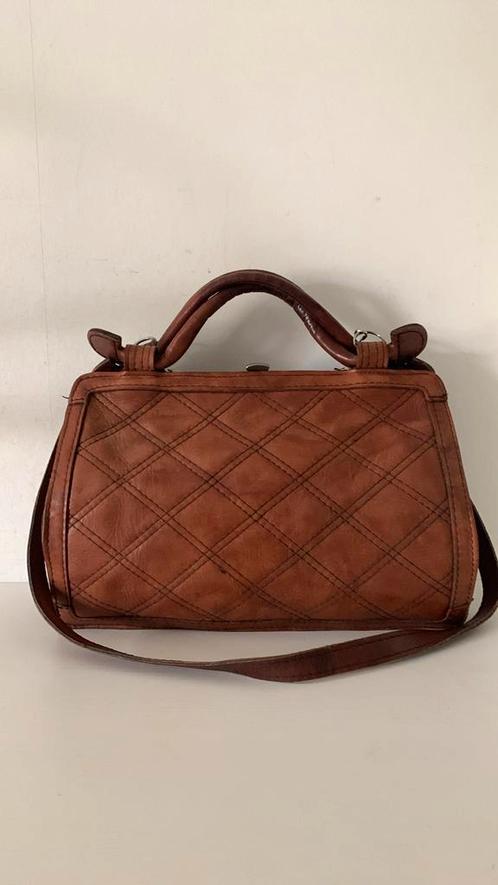 Unieke vintage leren beugeltas schoudertas cognackleurig, Sieraden, Tassen en Uiterlijk, Tassen | Schoudertassen, Gebruikt, Overige merken