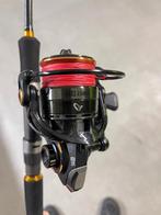 Savage Gear 2500 molen met Spiderwire Stealth Smooth 8 Rood., Ophalen of Verzenden, Gebruikt, Molen