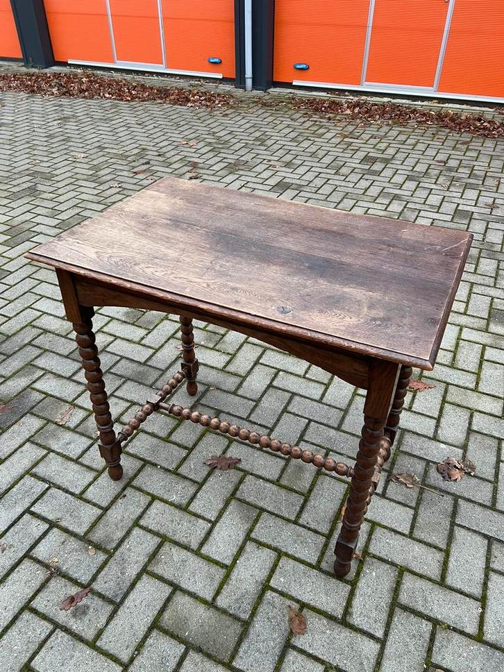 Te Koop : Donker Eiken Tafel Gedraaide Poten Hout Export, Antiek en Kunst, Antiek | Meubels | Tafels, Ophalen
