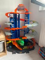 Hotwheels ultimate dino garage incl opleg truck etc, Kinderen en Baby's, Speelgoed | Racebanen, Ophalen, Zo goed als nieuw, Handmatig