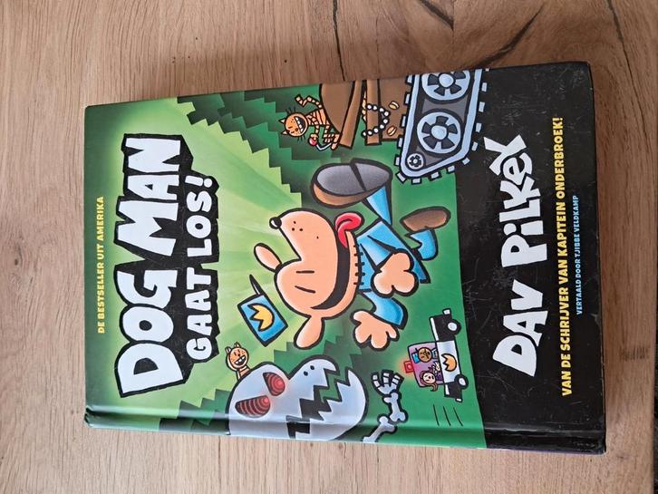 Dav Pilkey - Dog Man gaat los!, Boeken, Kinderboeken | Jeugd | onder 10 jaar, Zo goed als nieuw, Fictie algemeen, Ophalen of Verzenden
