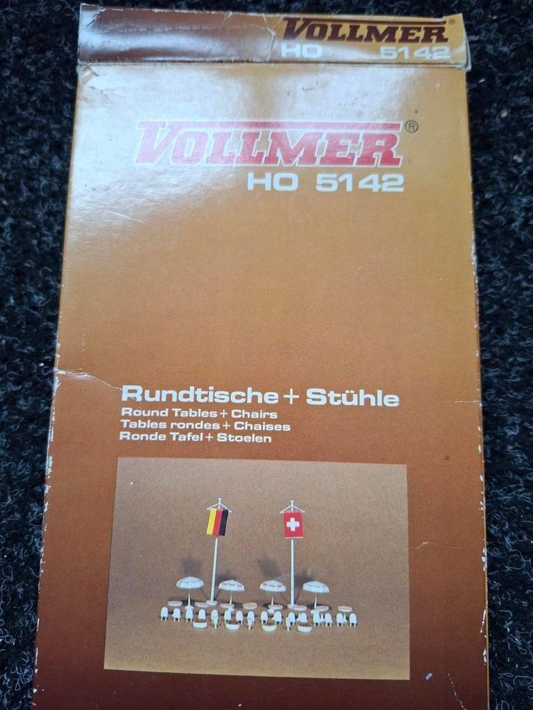 Vollmer 5142  Rundtische + Stuhle, Hobby en Vrije tijd, Modeltreinen | H0, Ophalen of Verzenden, Zo goed als nieuw, Brug, Tunnel of Gebouw