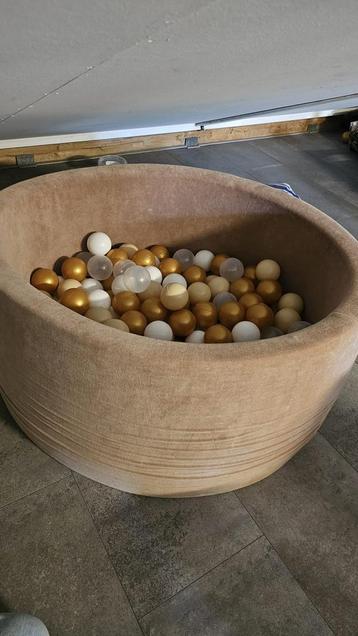 Bruine ballenbak VELVET met 250 ballen - Teddy Bear beschikbaar voor biedingen