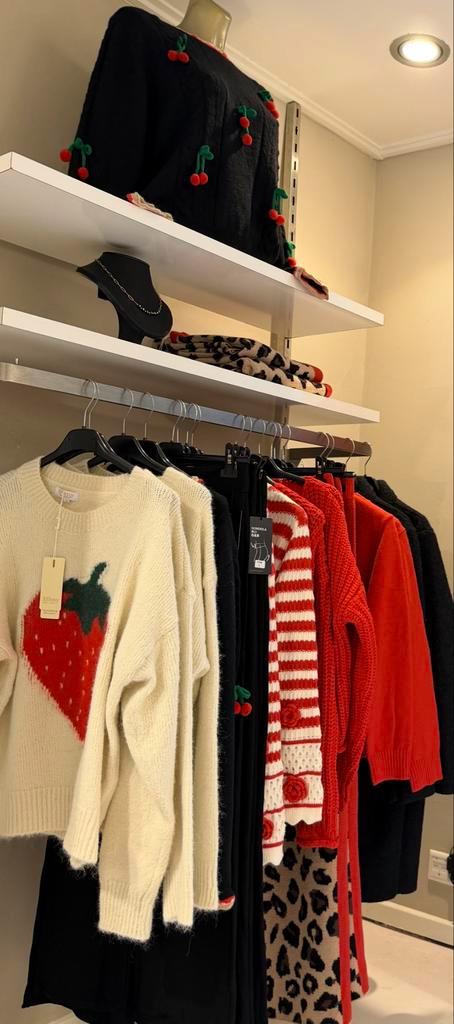 Winkel Inventaris Ophangsysteem voor 50m2 !, Huis en Inrichting, Kasten | Stellingkasten, Zo goed als nieuw, Ophalen of Verzenden