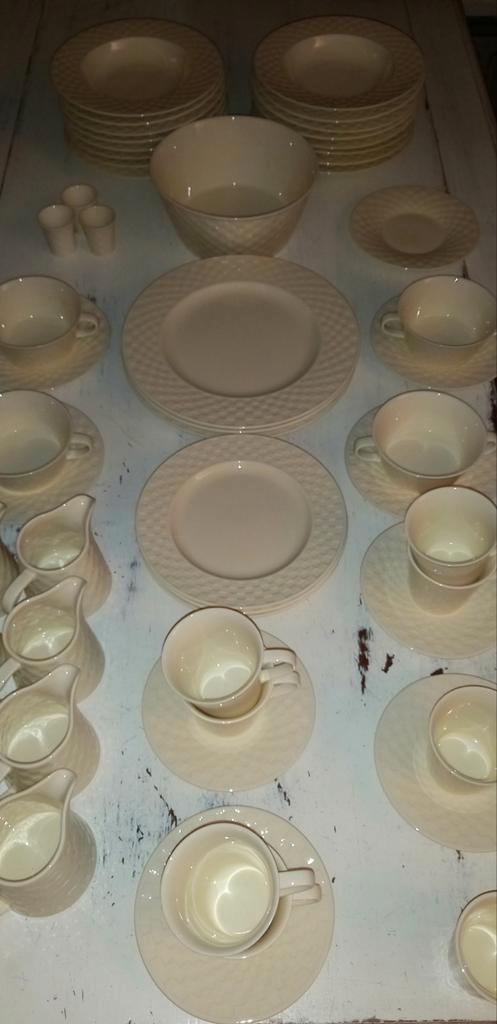 Clarity Chess Servies, Huis en Inrichting, Keuken | Servies, Nieuw, Compleet servies, Wedgwood, Aardewerk, Ophalen of Verzenden