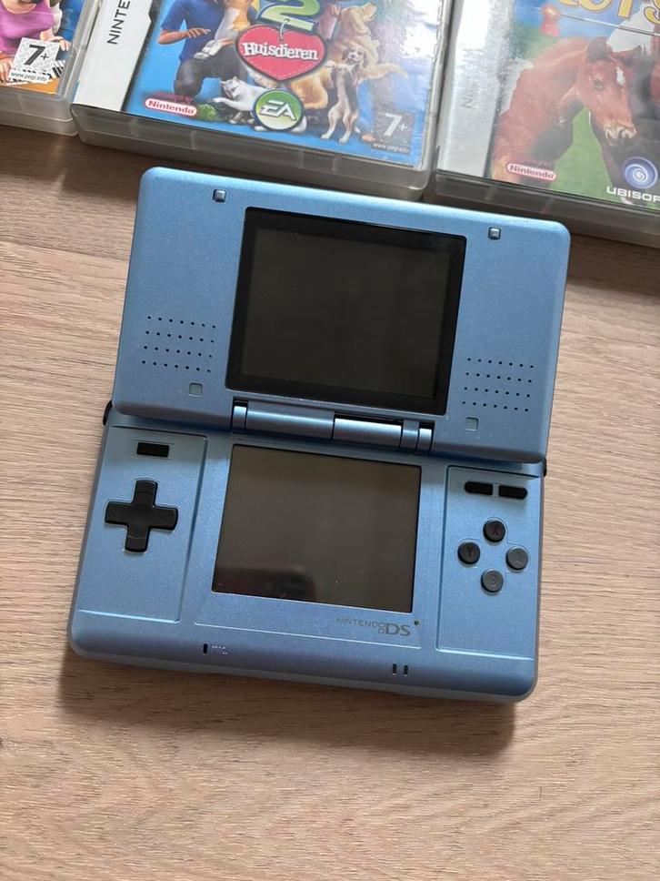 Nintendo DS inclusief 9 spellen & tasje, Spelcomputers en Games, Spelcomputers | Nintendo DS, Zo goed als nieuw, DS Original of Phat