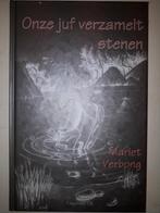 Onze Juf Verzamelt Stenen - Mariet Verbong (Hardcover), Ophalen of Verzenden, Gelezen