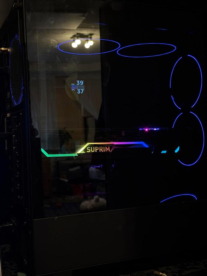 pc behuizing met waterkoeling, Computers en Software, Desktop Pc's, Zo goed als nieuw, Ophalen