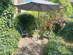 Deze parasol met voetstuk is op te halen in Soesterberg., Tuin en Terras, Ophalen