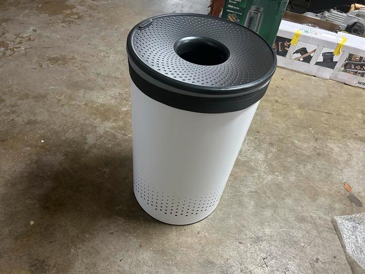 Brabantia wasmand - Nieuw in doos, kleine deukjes, Huis en Inrichting, Woonaccessoires | Prullenbakken, Nieuw, Kunststof, 50 tot 75 cm