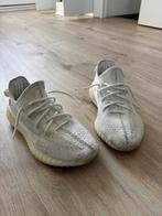 Yeezy boost 350 V2, Ophalen of Verzenden, Zo goed als nieuw