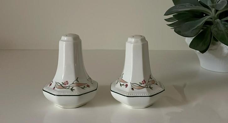 Johnson Brothers Eternal Beau zout en peperstrooier, Huis en Inrichting, Keuken | Servies, Zo goed als nieuw, Overige typen, Overige stijlen