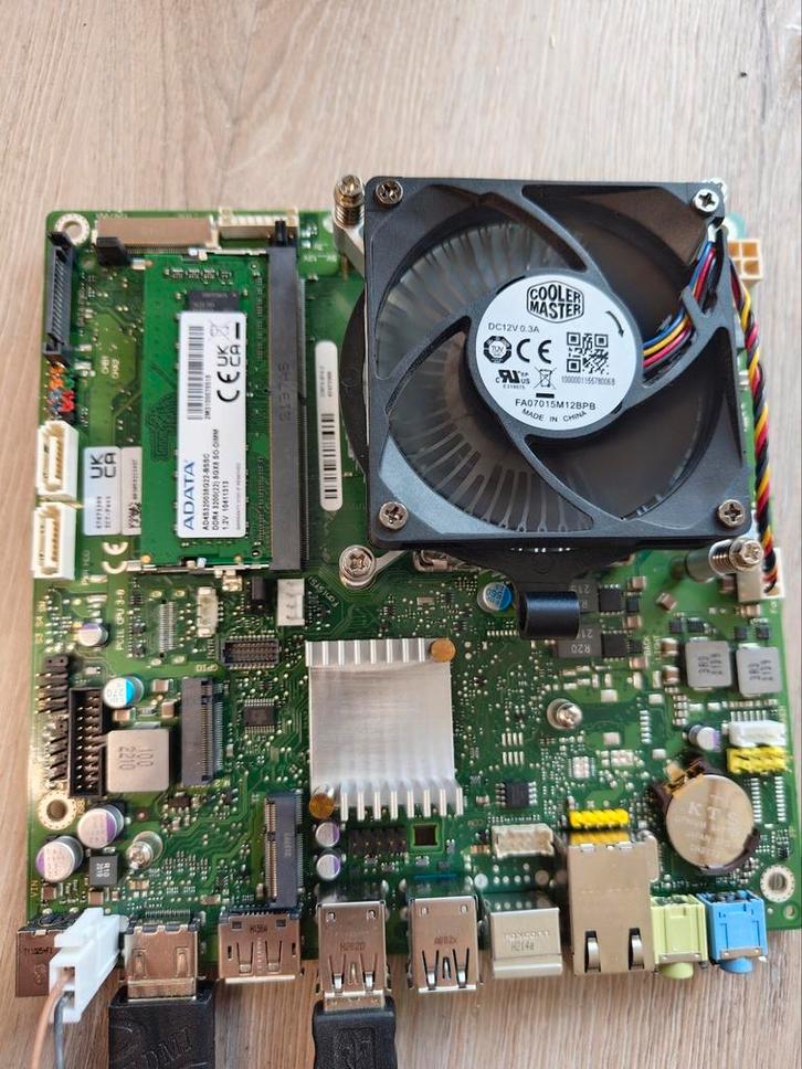 4x Mini ITX moederbord 8gb i3-8100T, Computers en Software, Moederborden, Zo goed als nieuw, Intel, DDR3, Ophalen of Verzenden