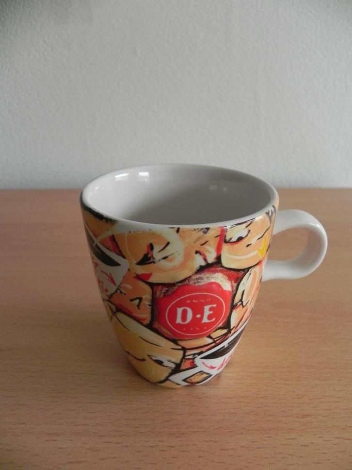 Burendag mokje Douwe Egberts Bakkie doen? - Selwyn Senatori, Huis en Inrichting, Keuken | Servies, Zo goed als nieuw, Kop(pen) en/of Schotel(s)