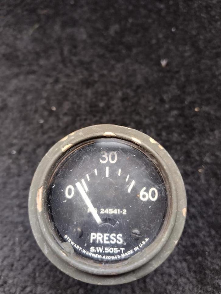 Oliedruk meter, Stewart Warner 505-T. 24V, elec.aansluiting., Verzamelen, Militaria | Algemeen, Landmacht, Overige typen, Nederland