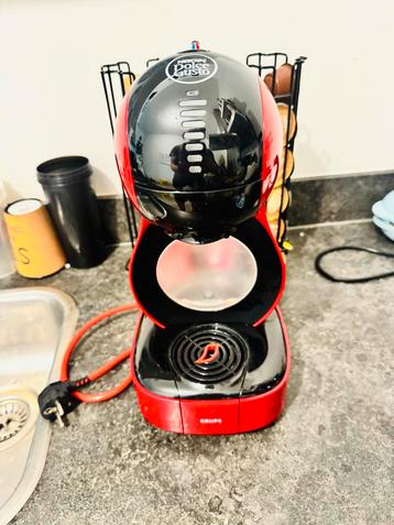 NESCAFÉ Dolce Gusto Koffiemachine + Capsules + Capsulehouder beschikbaar voor biedingen