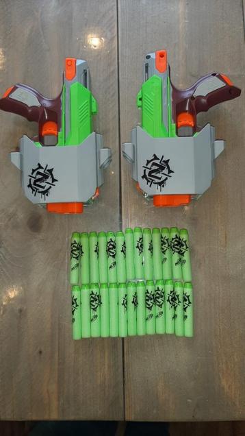 Nerf pistolen met holster en 26 foamdarts beschikbaar voor biedingen