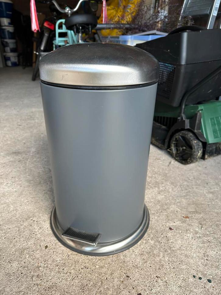 IKEA MJÖSA Pedaalemmer 12L, Huis en Inrichting, Woonaccessoires | Prullenbakken, Nieuw, Metaal, Minder dan 50 cm, 10 tot 20 liter