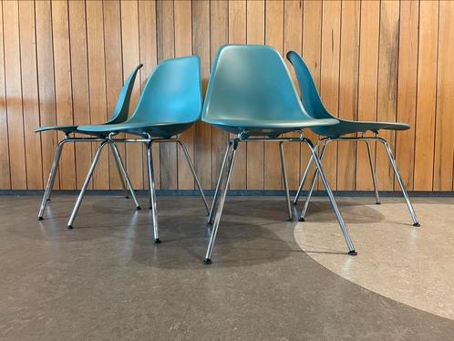 Vitra eames side stoelen ocean green dsx chroom, Huis en Inrichting, Stoelen, Gebruikt, Vijf, Zes of meer stoelen, Ophalen of Verzenden